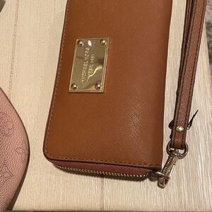 Micheal Kors card wallet USED